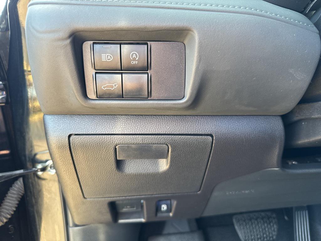 used 2023 Toyota Highlander car, priced at $38,698