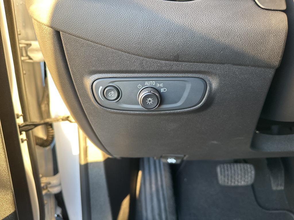 used 2022 Chevrolet Equinox car, priced at $20,998