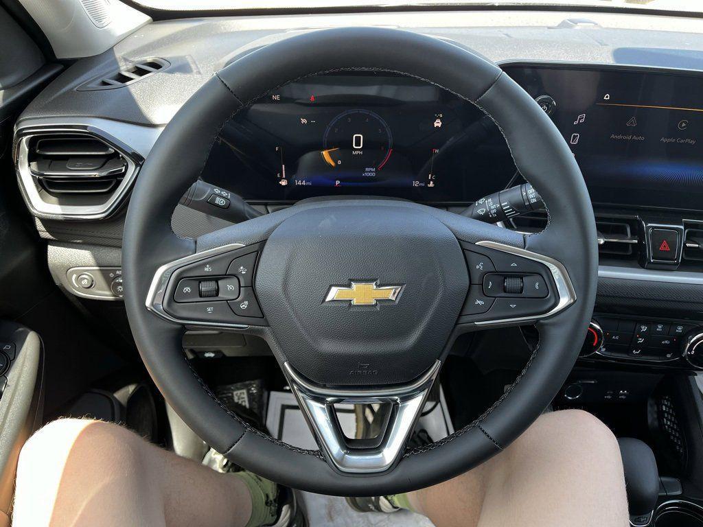 new 2025 Chevrolet TrailBlazer car, priced at $22,500