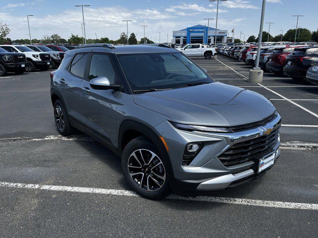 new 2025 Chevrolet TrailBlazer car, priced at $22,500