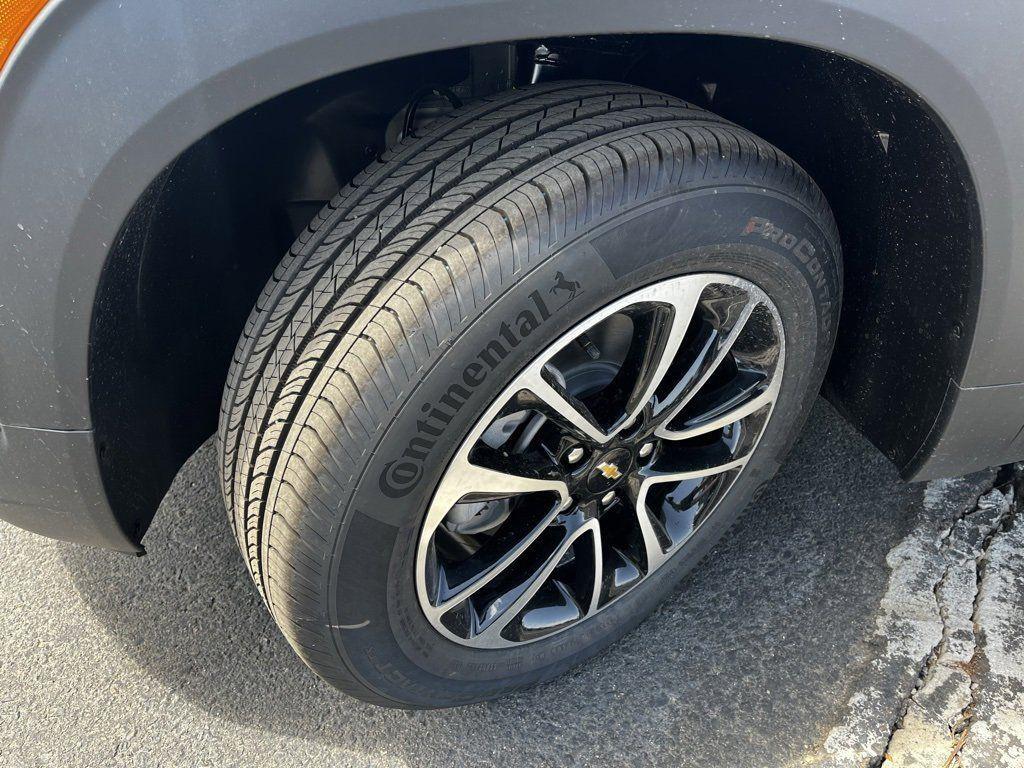 new 2025 Chevrolet TrailBlazer car, priced at $22,500