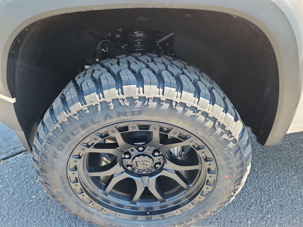 new 2025 Chevrolet Colorado car, priced at $52,135