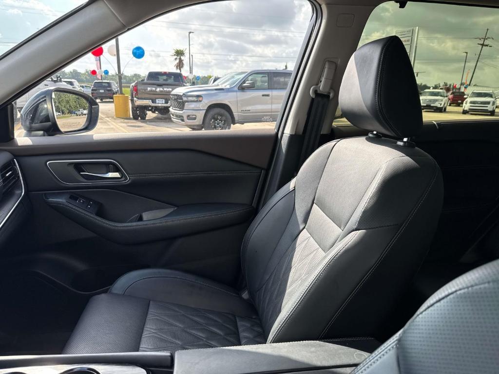 used 2023 Nissan Rogue car, priced at $29,997