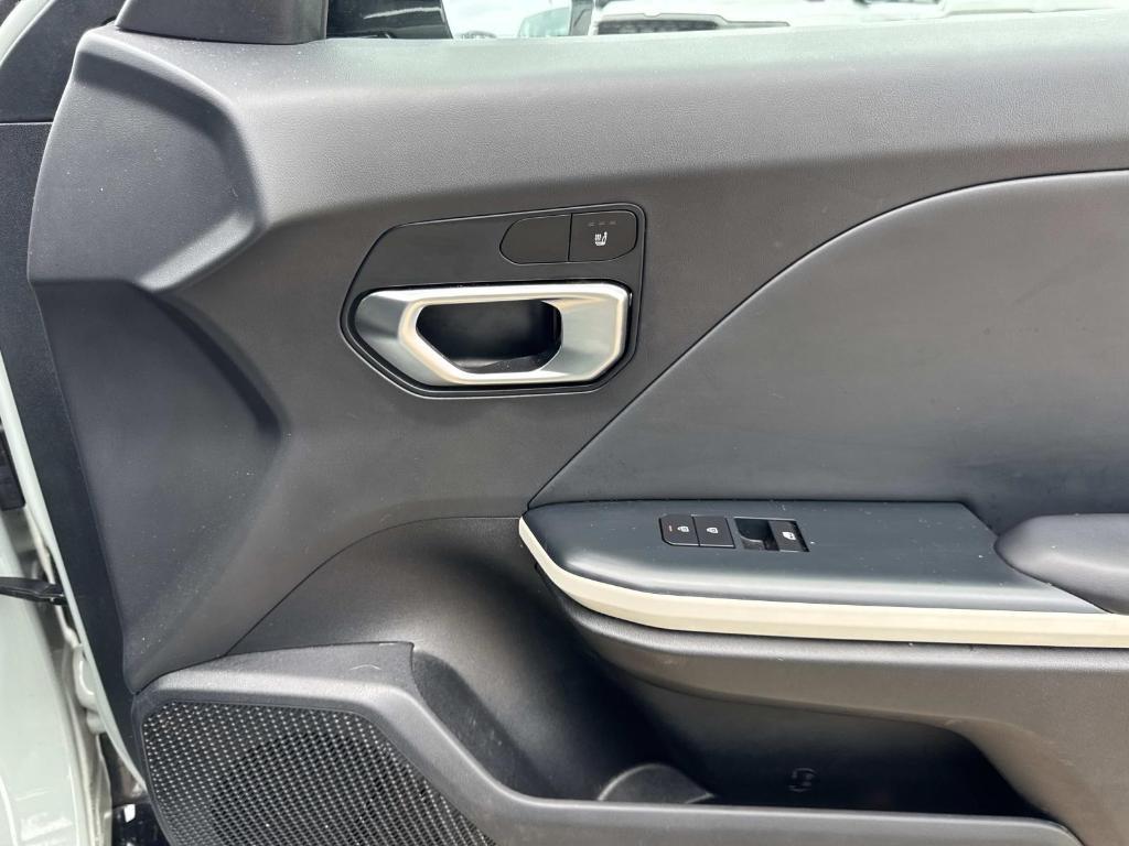 used 2025 Kia K4 car