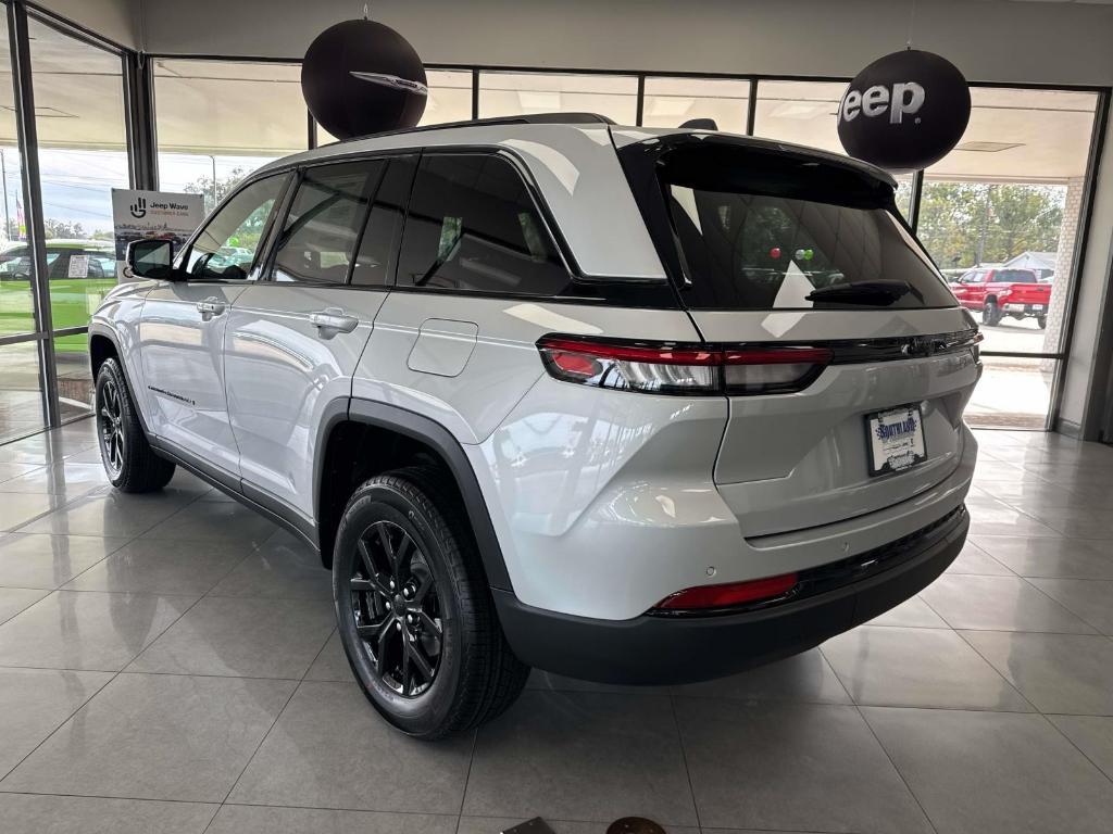 new 2025 Jeep Grand Cherokee car, priced at $44,230