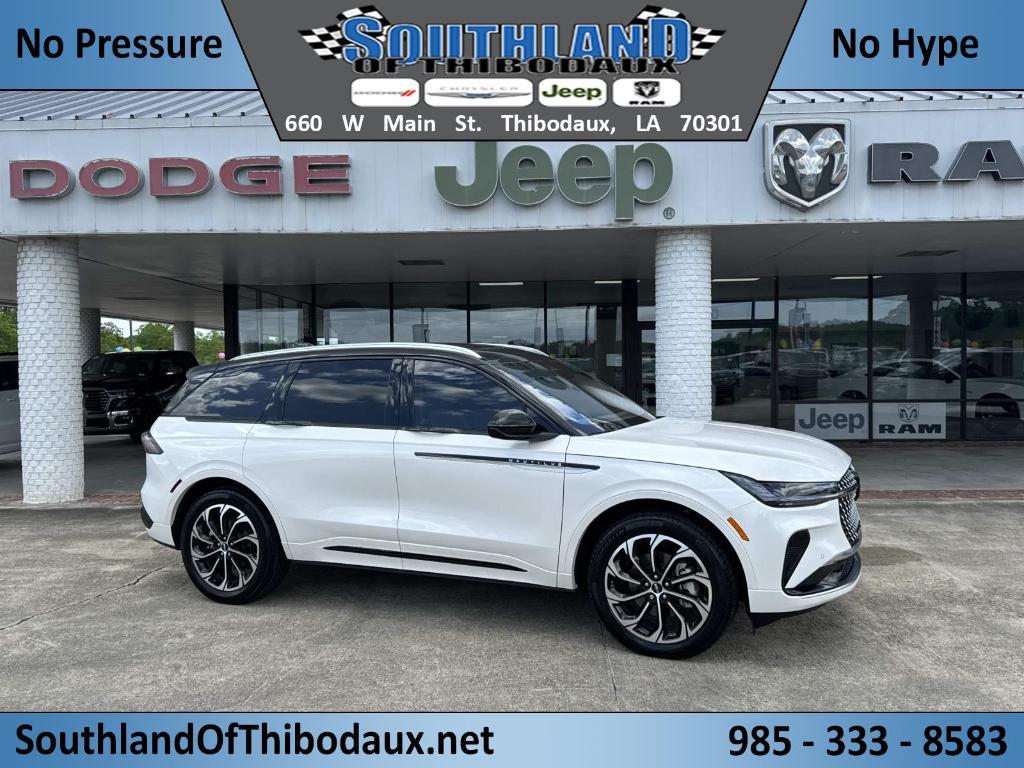 used 2025 Lincoln Nautilus car