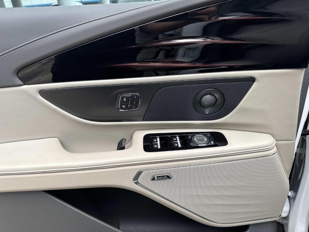 used 2025 Lincoln Nautilus car