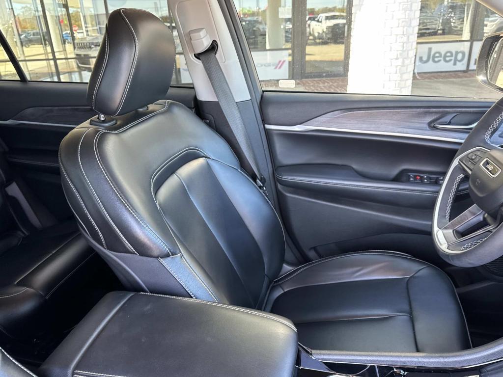 used 2023 Jeep Grand Cherokee L car, priced at $31,997