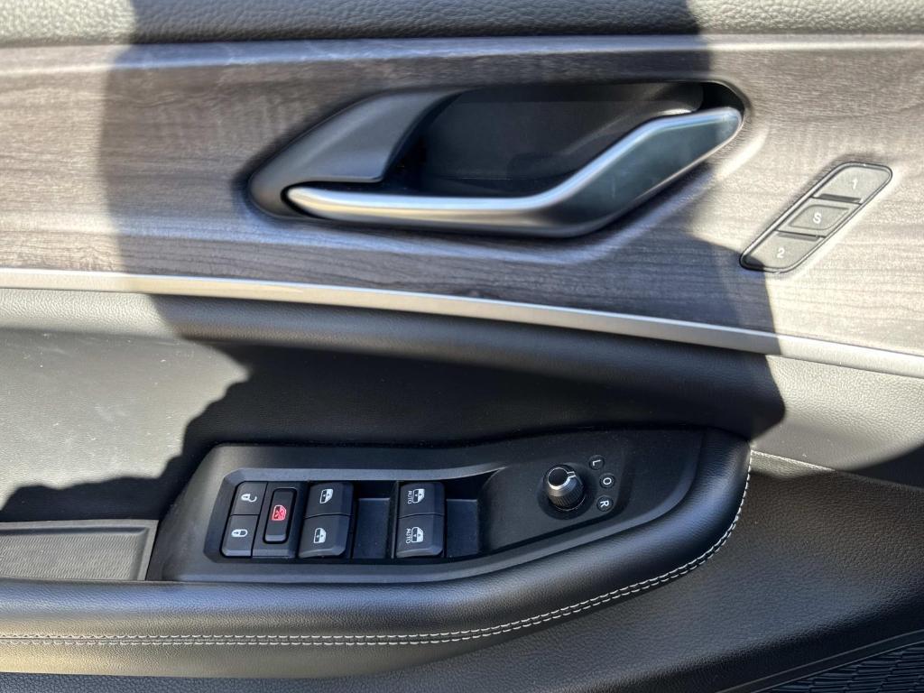 used 2023 Jeep Grand Cherokee L car, priced at $31,997