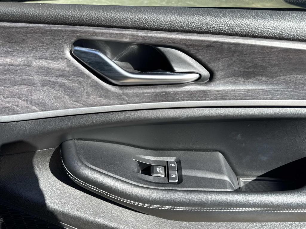 used 2023 Jeep Grand Cherokee L car, priced at $31,997