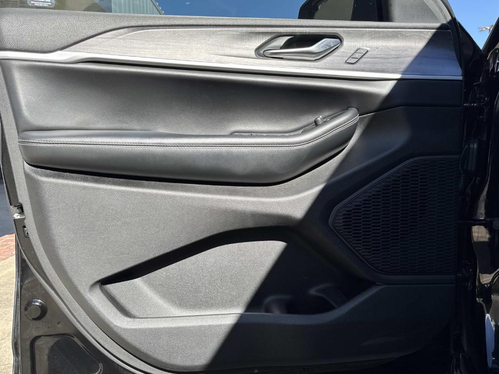 used 2023 Jeep Grand Cherokee L car, priced at $31,997