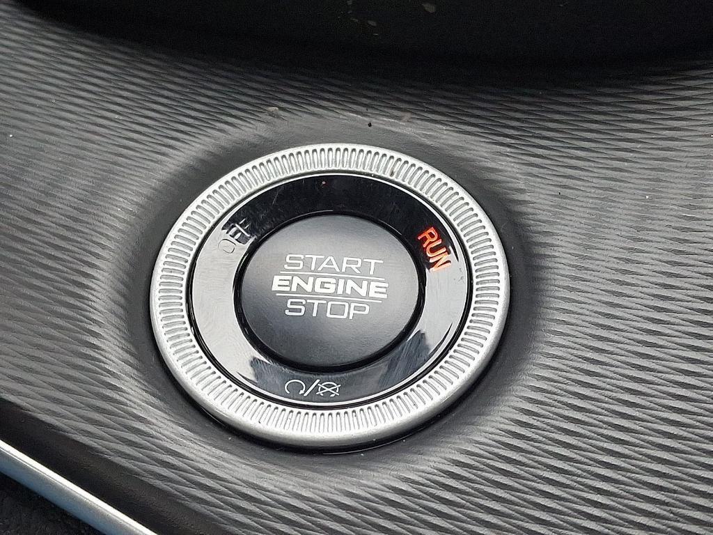 new 2025 Jeep Grand Cherokee car, priced at $40,905