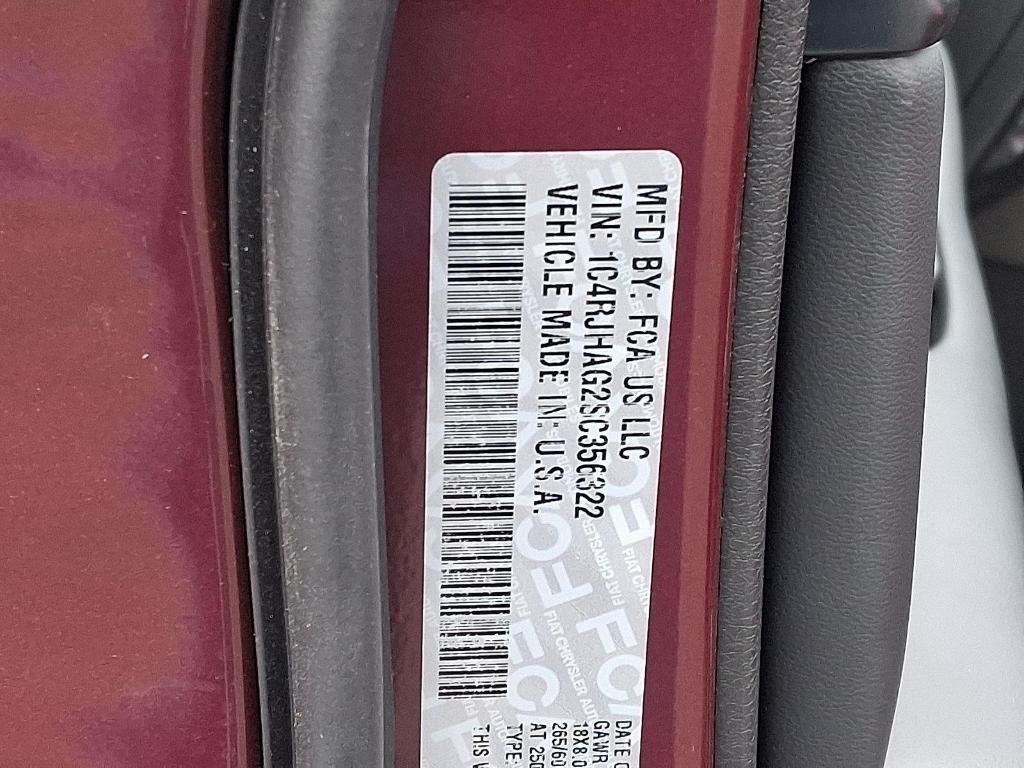 new 2025 Jeep Grand Cherokee car, priced at $40,905