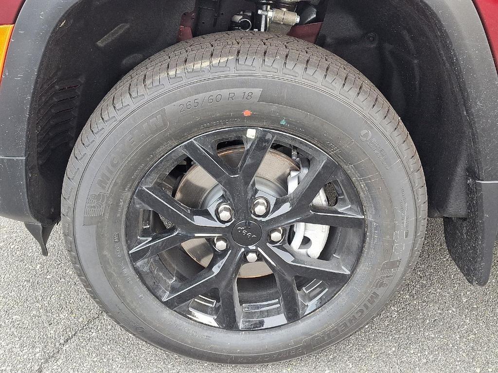 new 2025 Jeep Grand Cherokee car, priced at $40,905