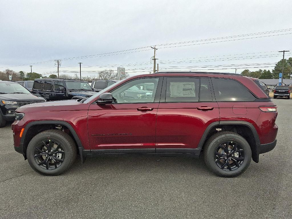 new 2025 Jeep Grand Cherokee car, priced at $40,905