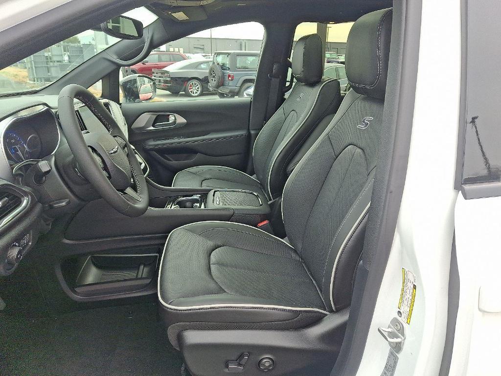 new 2026 Chrysler Pacifica car, priced at $47,540