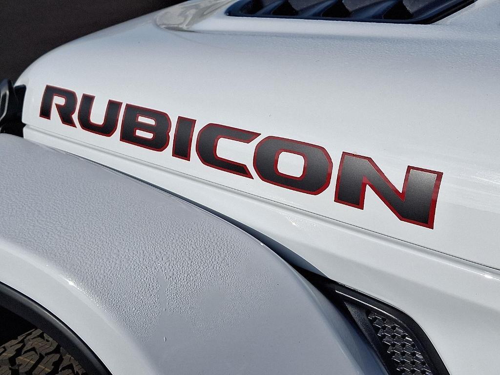 new 2025 Jeep Gladiator car, priced at $48,938