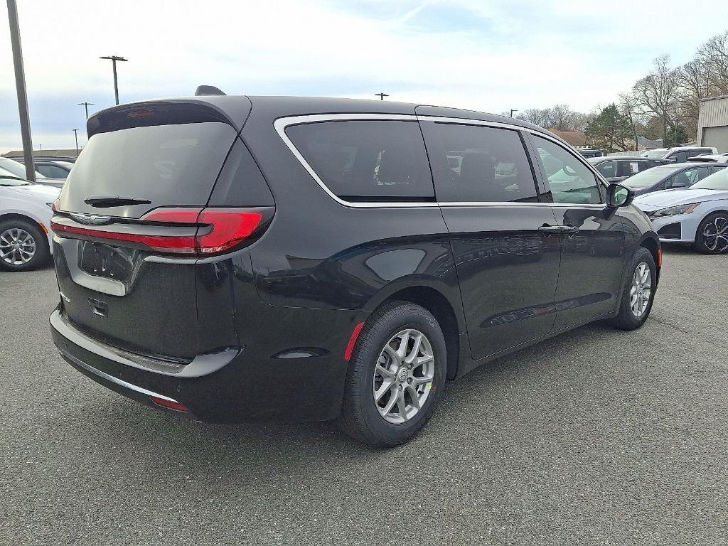 new 2026 Chrysler Pacifica car, priced at $40,435