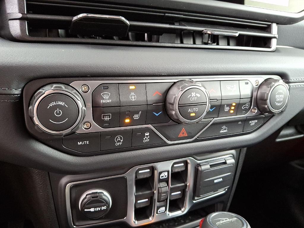 new 2025 Jeep Gladiator car, priced at $44,893