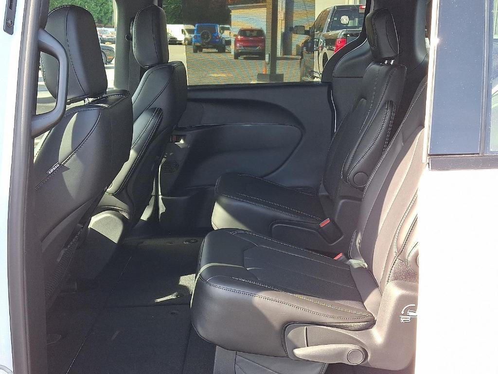 new 2026 Chrysler Pacifica car, priced at $43,785