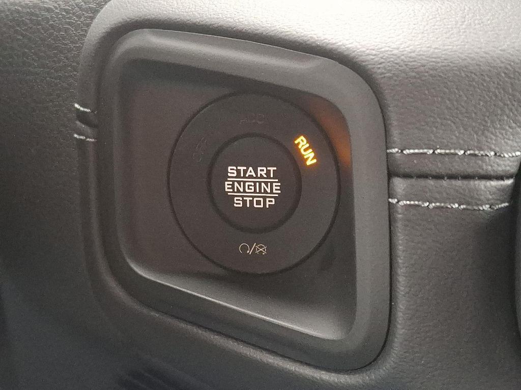 new 2025 Jeep Wrangler car, priced at $52,685