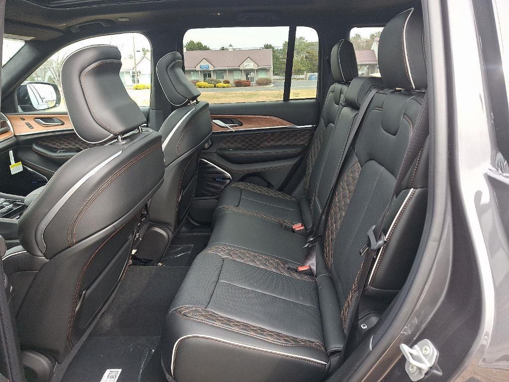 new 2025 Jeep Grand Cherokee car, priced at $61,405