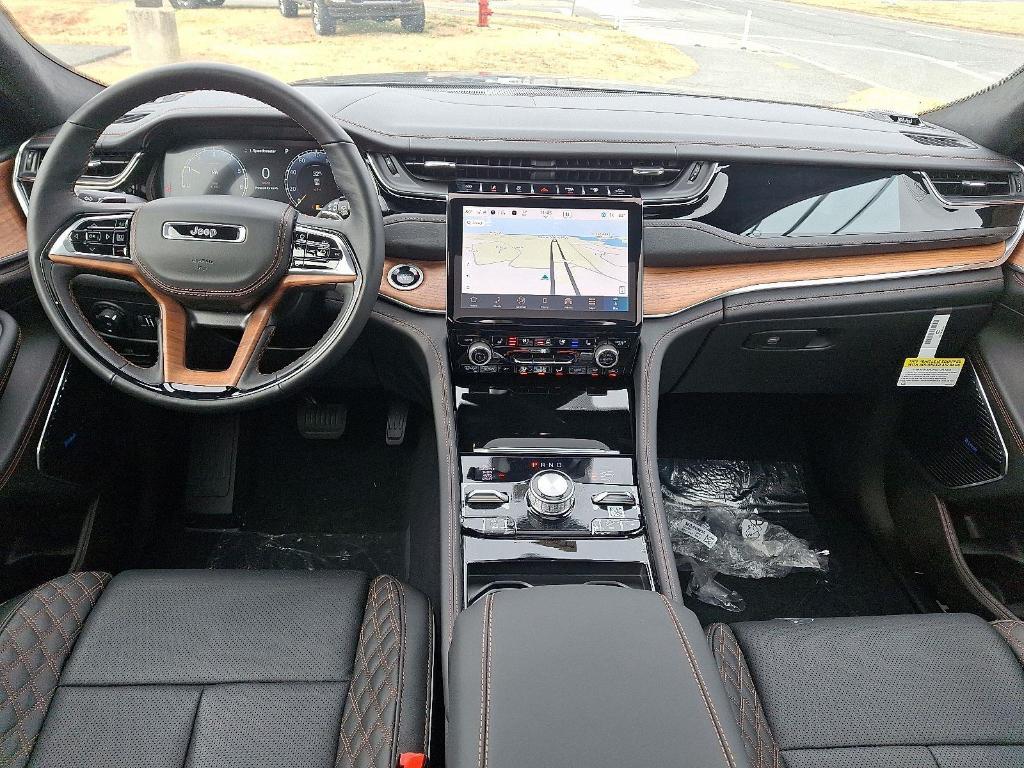 new 2025 Jeep Grand Cherokee car, priced at $61,405