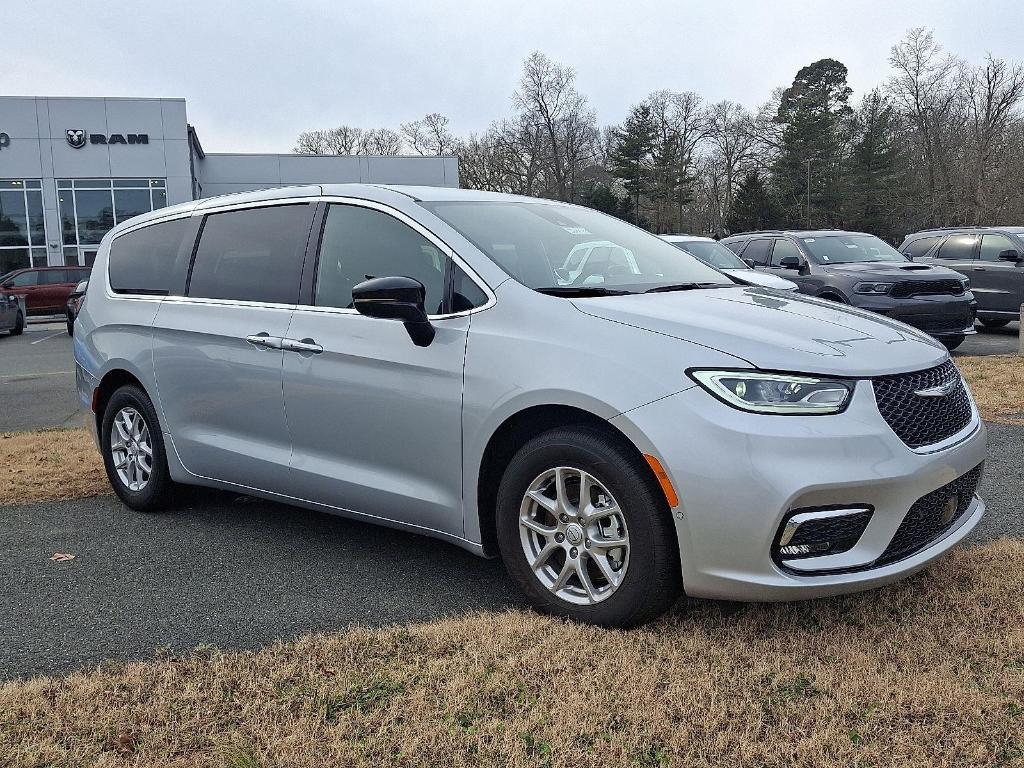 new 2026 Chrysler Pacifica car, priced at $39,630