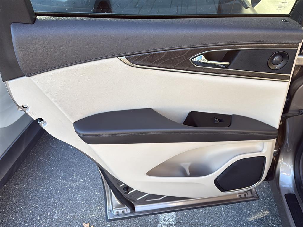 used 2020 Lincoln Nautilus car, priced at $27,390