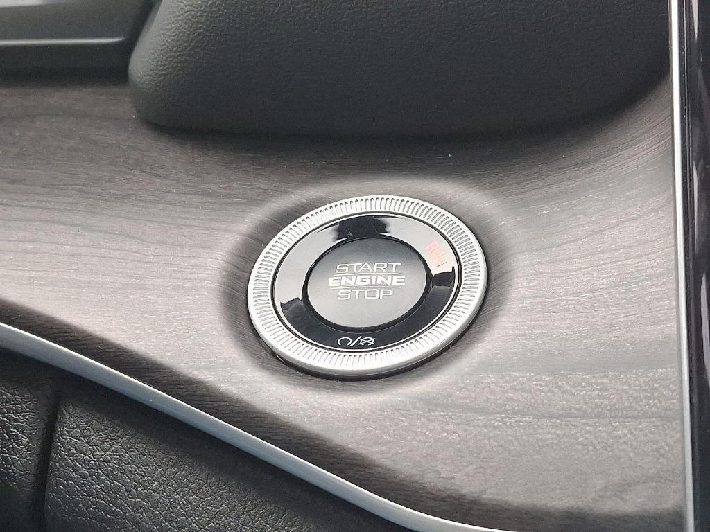 new 2025 Jeep Grand Cherokee car, priced at $44,485