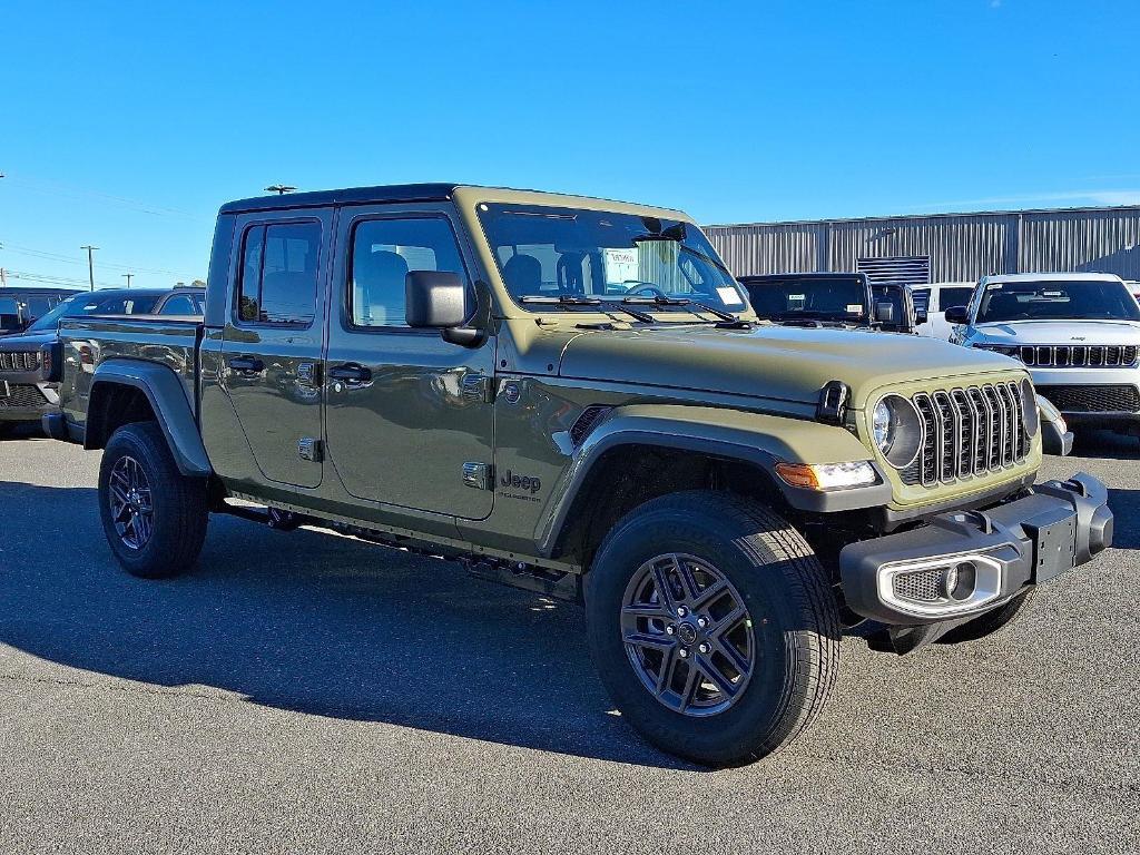 new 2026 Jeep Gladiator car, priced at $45,822