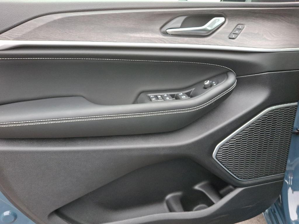 new 2026 Jeep Grand Cherokee car, priced at $55,850