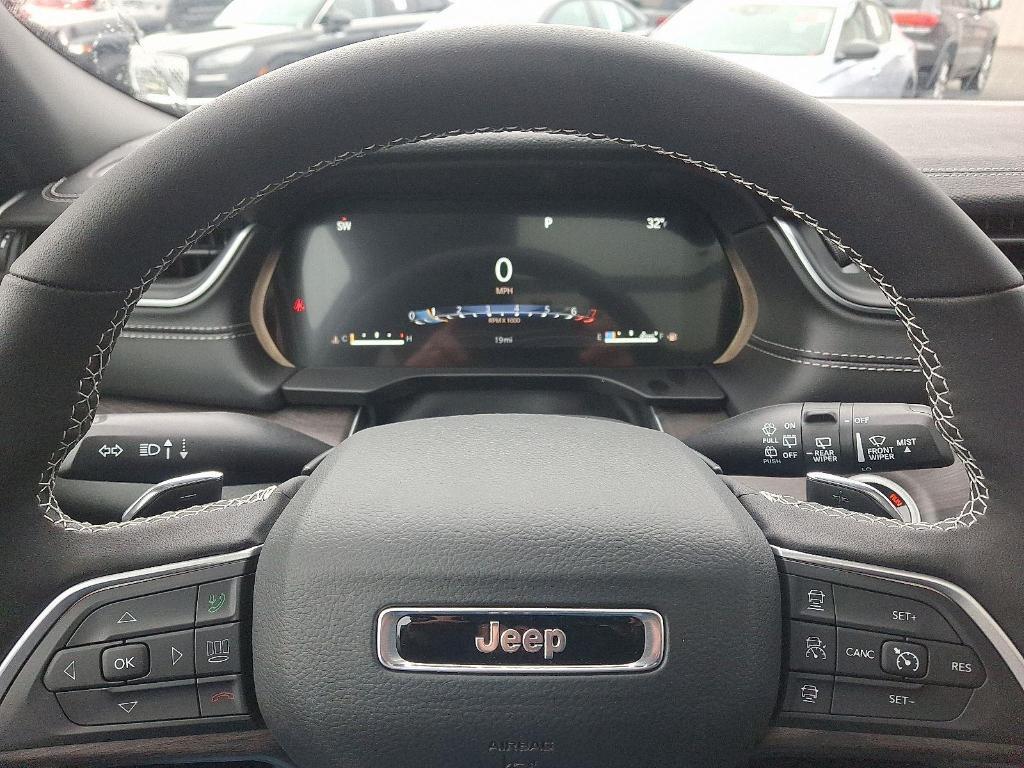 new 2025 Jeep Grand Cherokee car, priced at $47,485