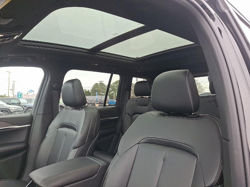 new 2025 Jeep Grand Cherokee car, priced at $47,485