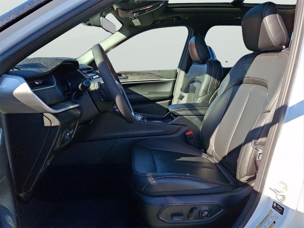 new 2025 Jeep Grand Cherokee car, priced at $46,815