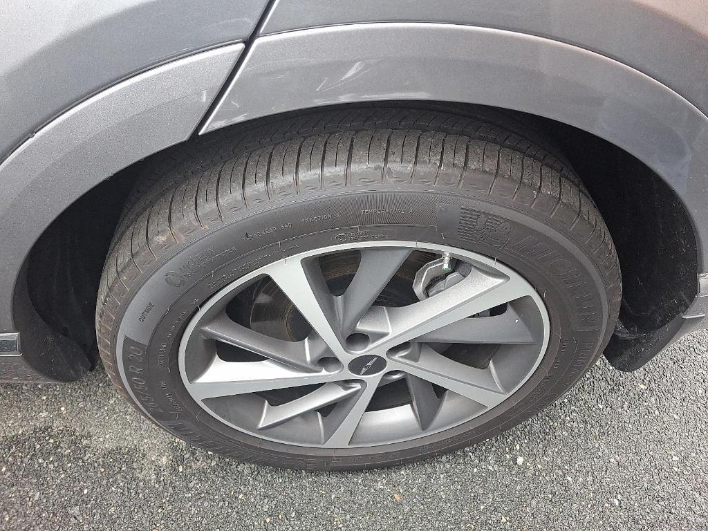 used 2025 Genesis GV80 car, priced at $66,500