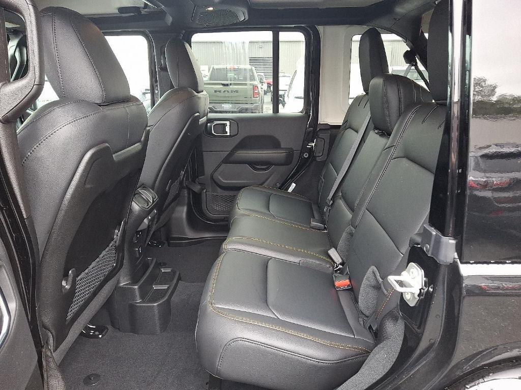 new 2025 Jeep Wrangler car, priced at $46,315