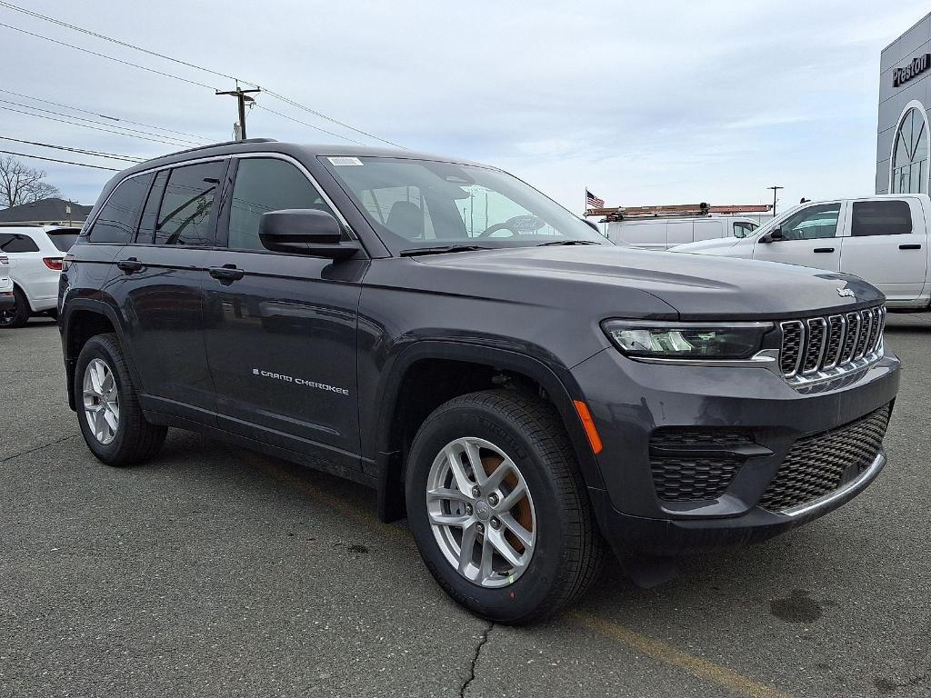 new 2026 Jeep Grand Cherokee car, priced at $45,605