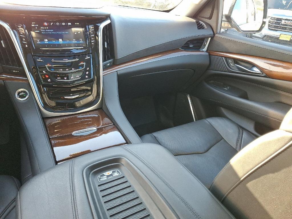 used 2020 Cadillac Escalade car, priced at $38,335