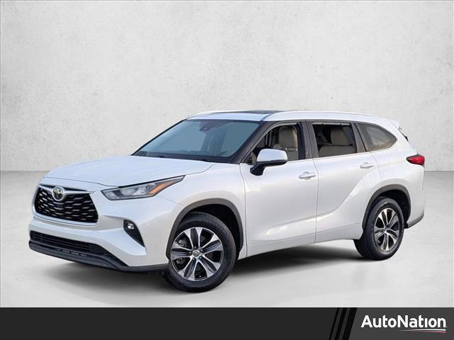 used 2020 Toyota Highlander car, priced at $25,378