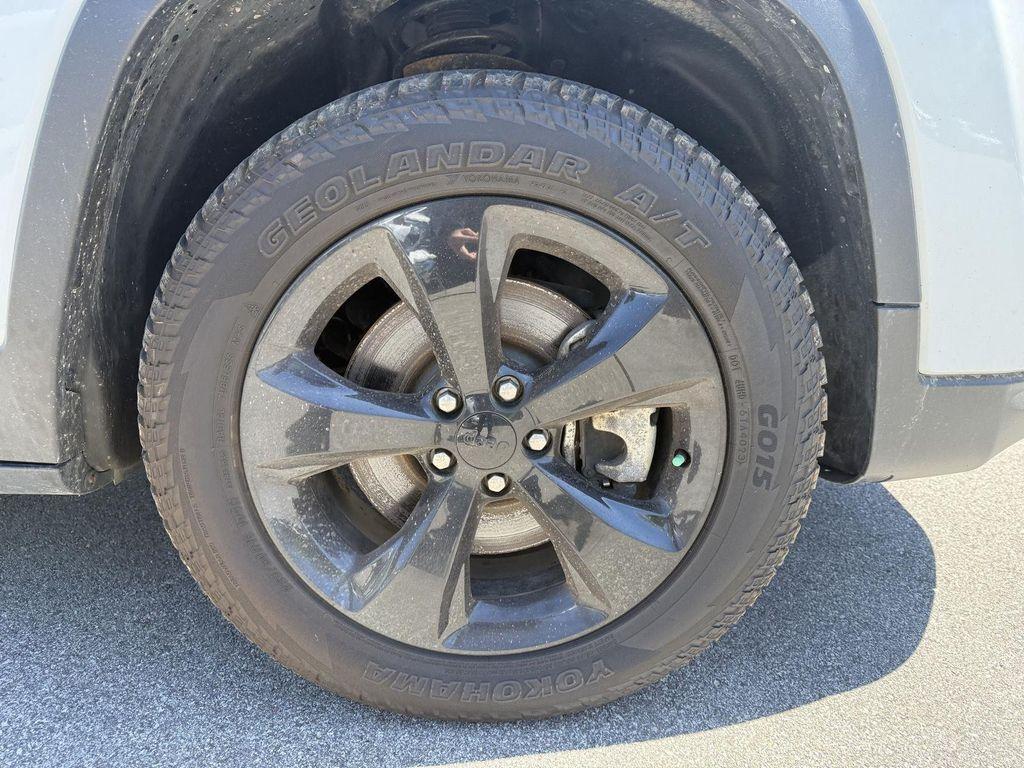 used 2022 Jeep Cherokee car, priced at $22,221