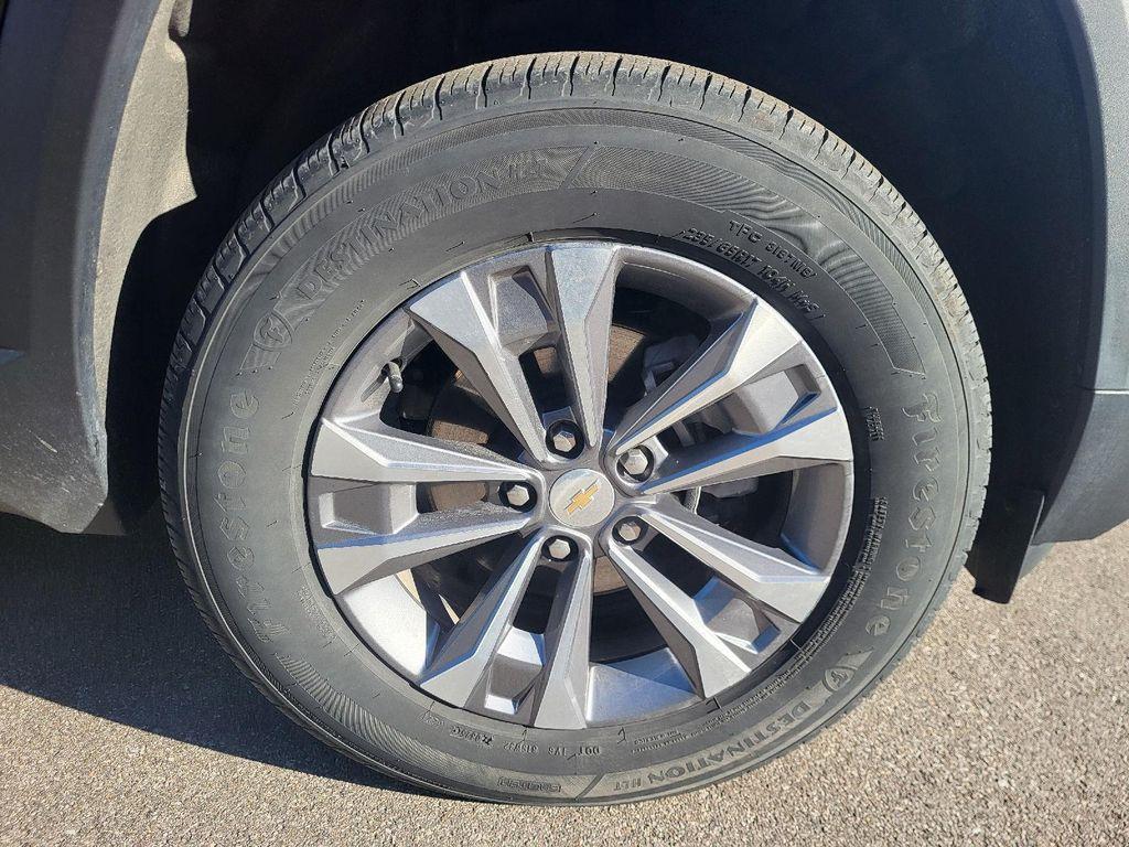 used 2025 Chevrolet Equinox car, priced at $24,204