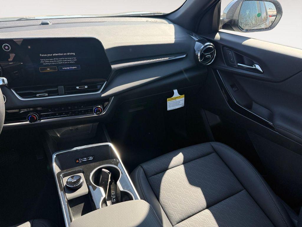 new 2026 Chevrolet Equinox car, priced at $32,776
