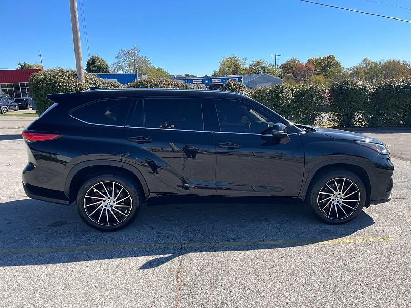 used 2020 Toyota Highlander car, priced at $28,490