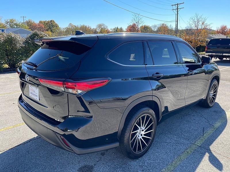 used 2020 Toyota Highlander car, priced at $28,490