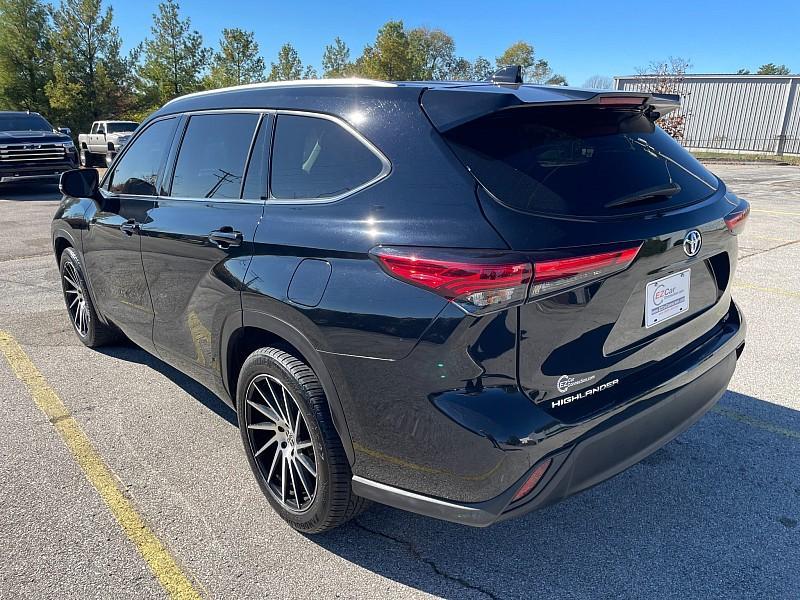 used 2020 Toyota Highlander car, priced at $28,490