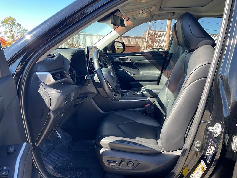 used 2020 Toyota Highlander car, priced at $28,490