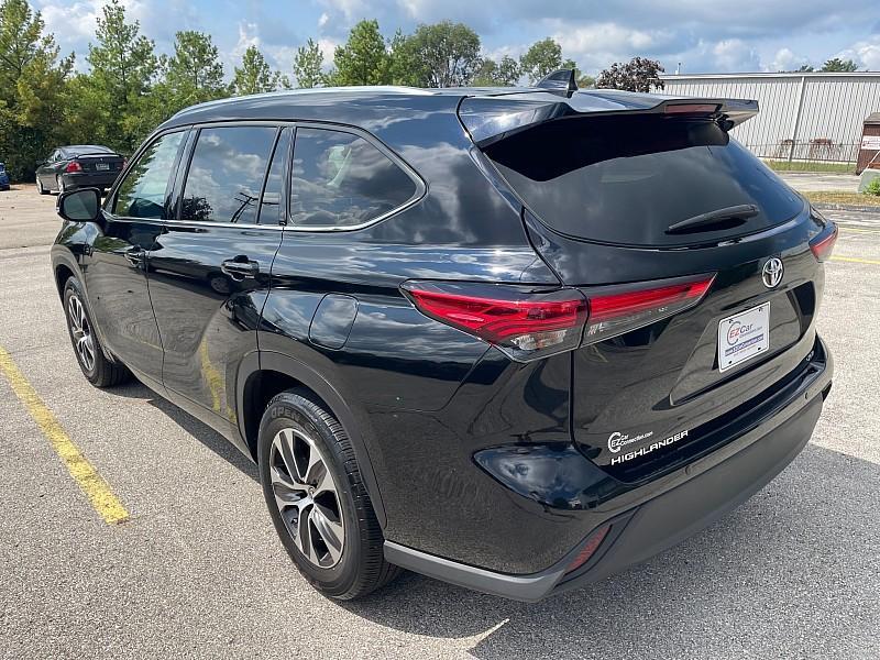 used 2021 Toyota Highlander car, priced at $30,490