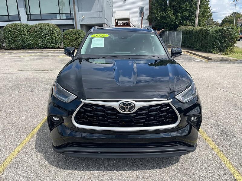 used 2021 Toyota Highlander car, priced at $30,490