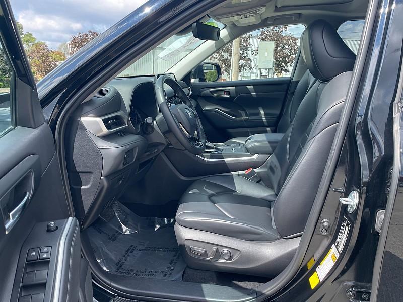 used 2021 Toyota Highlander car, priced at $30,490